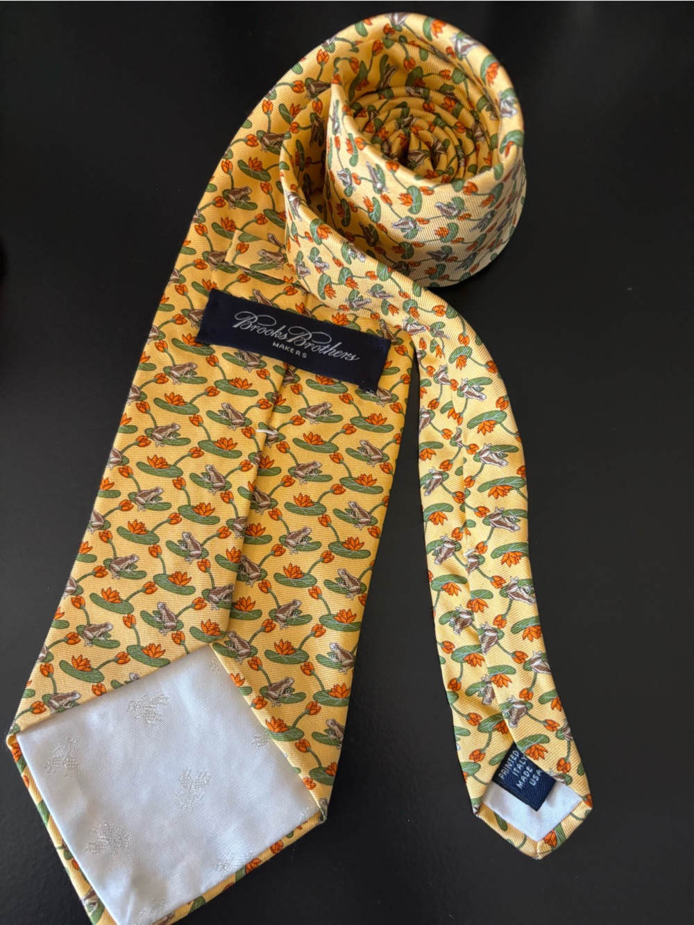 Brooks Brothers Yellow sole tie